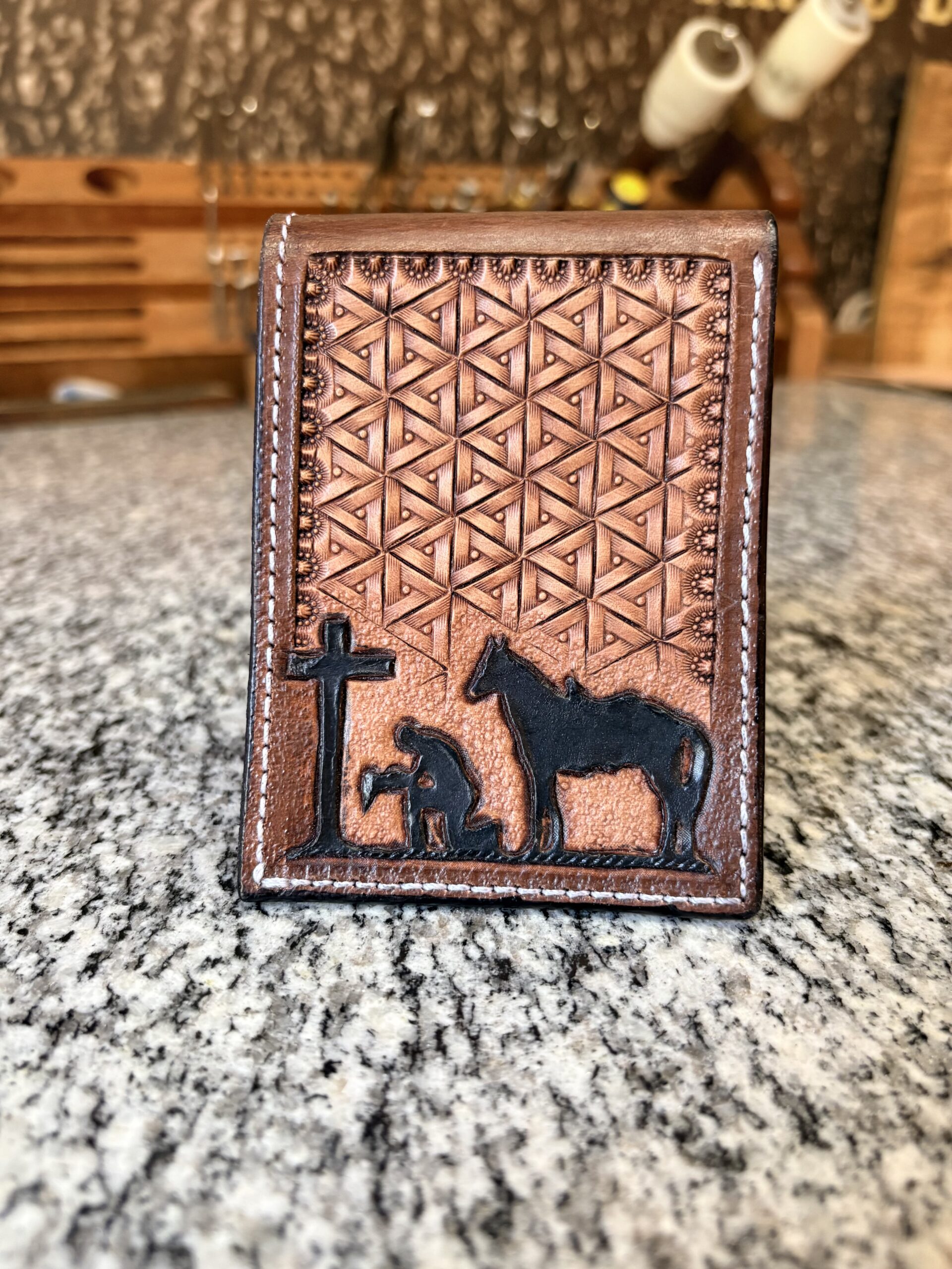 Carteira Country em Couro – Cowboy, Cavalo e Cruz - Imagem 5