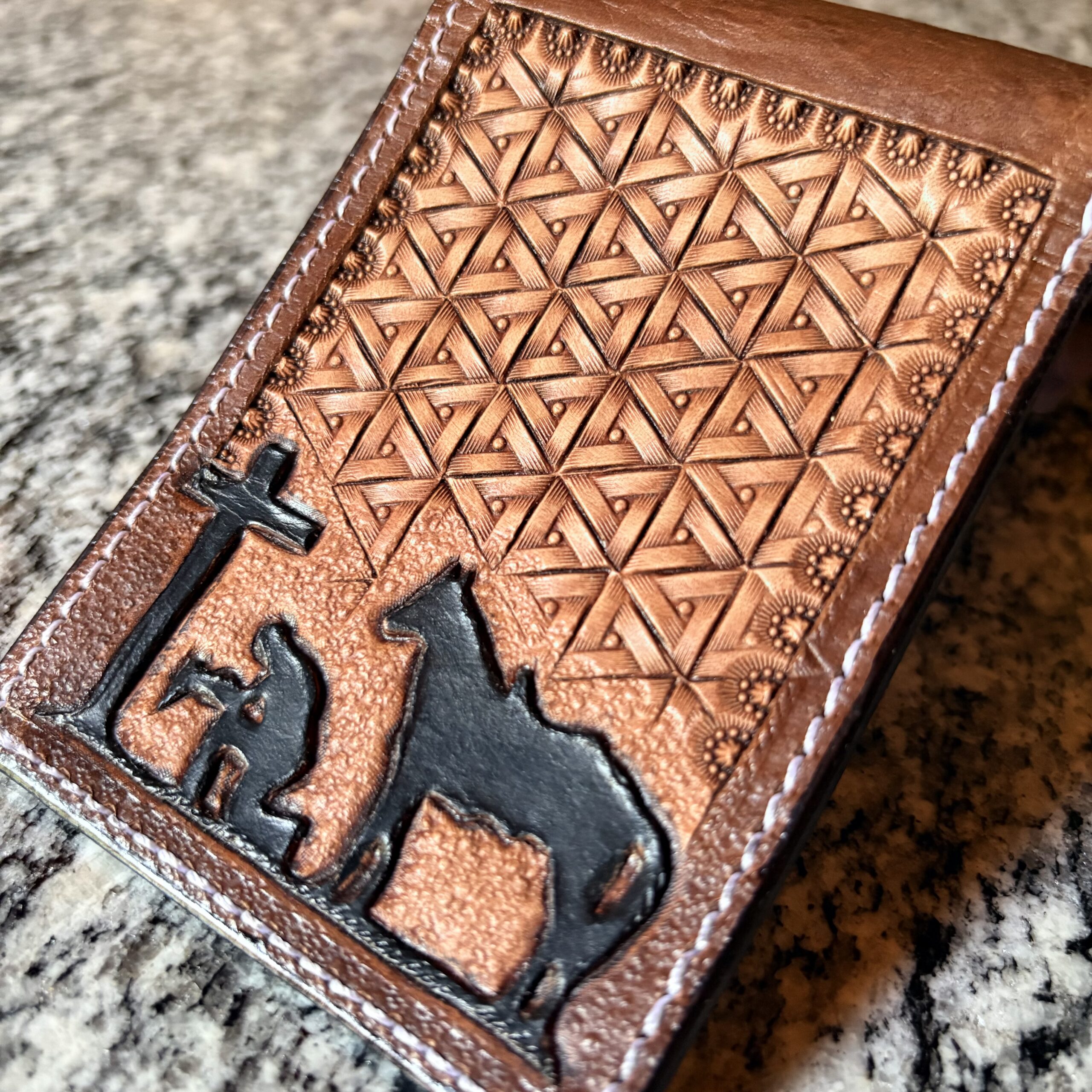 Carteira Country em Couro – Cowboy, Cavalo e Cruz - Imagem 9