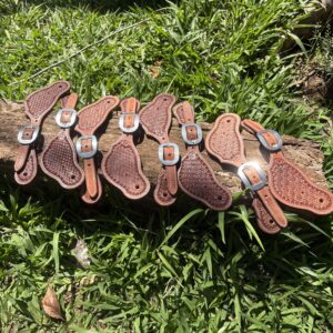 Correia de espora balaiada - forrada com fivela inox